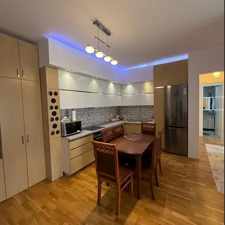 Apartment Quiet Upscale Area 2 Bedroom With Stunning View *