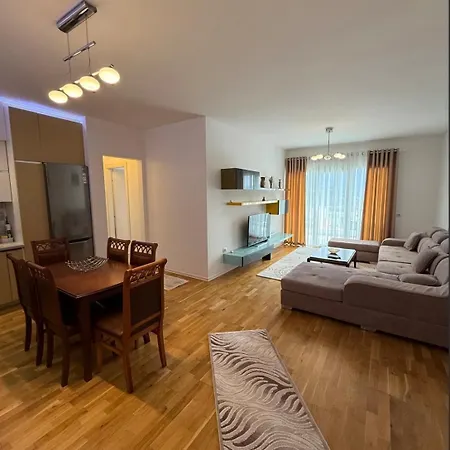 Quiet Upscale Area 2 Bedroom With Stunning View Apartment *